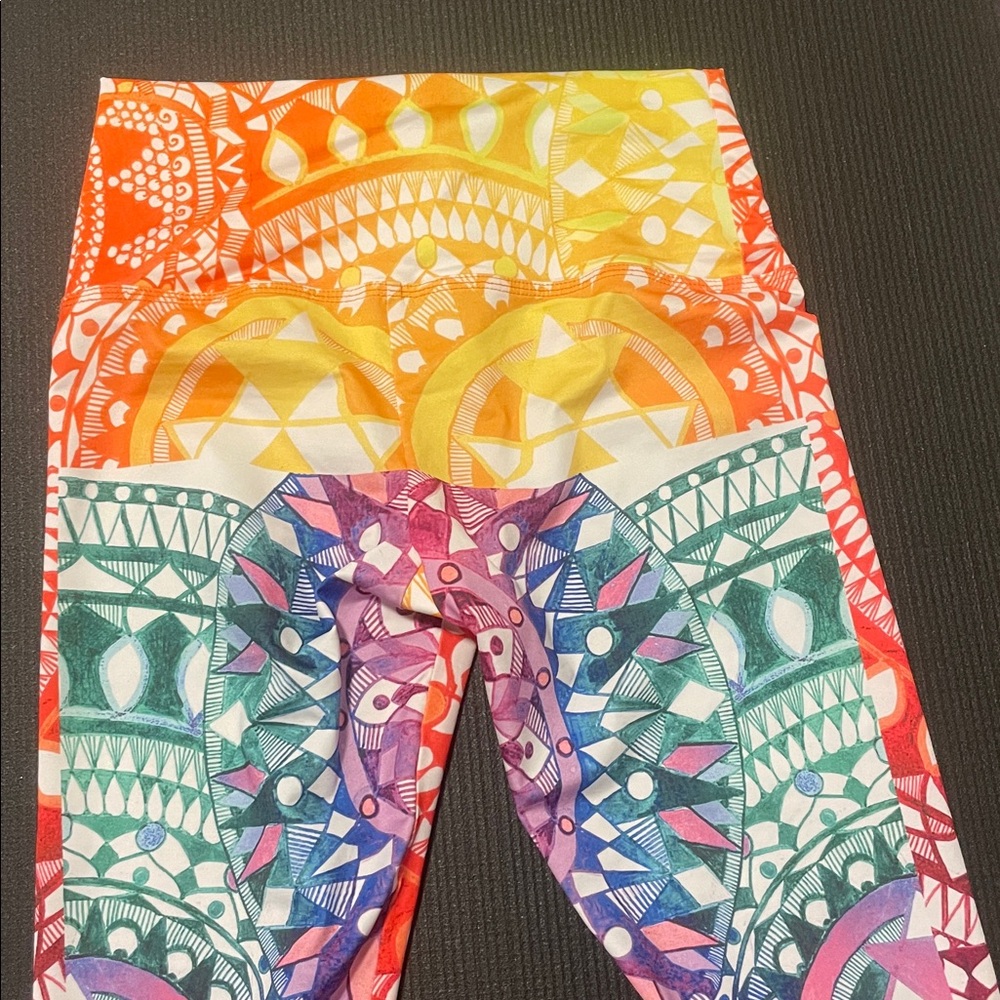 Om Shanti Clothing Multicolor Geometric Leggings